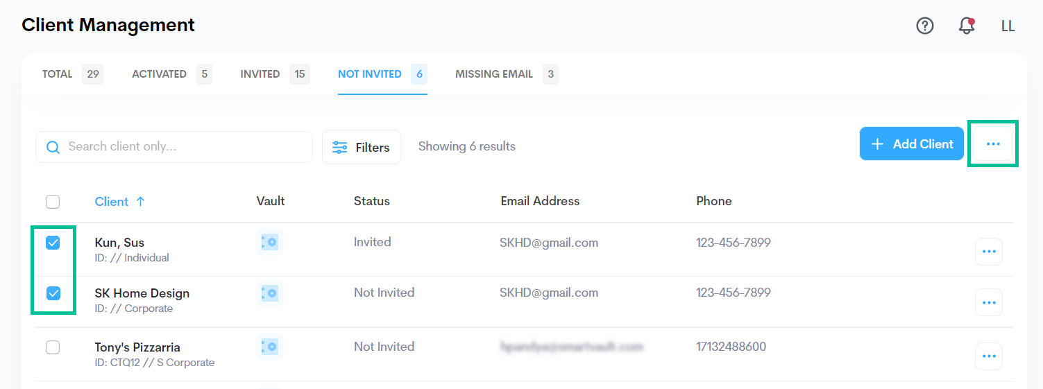 CM_-_Access_to_multiple_vaults_-_select_%2B_actions_button.png